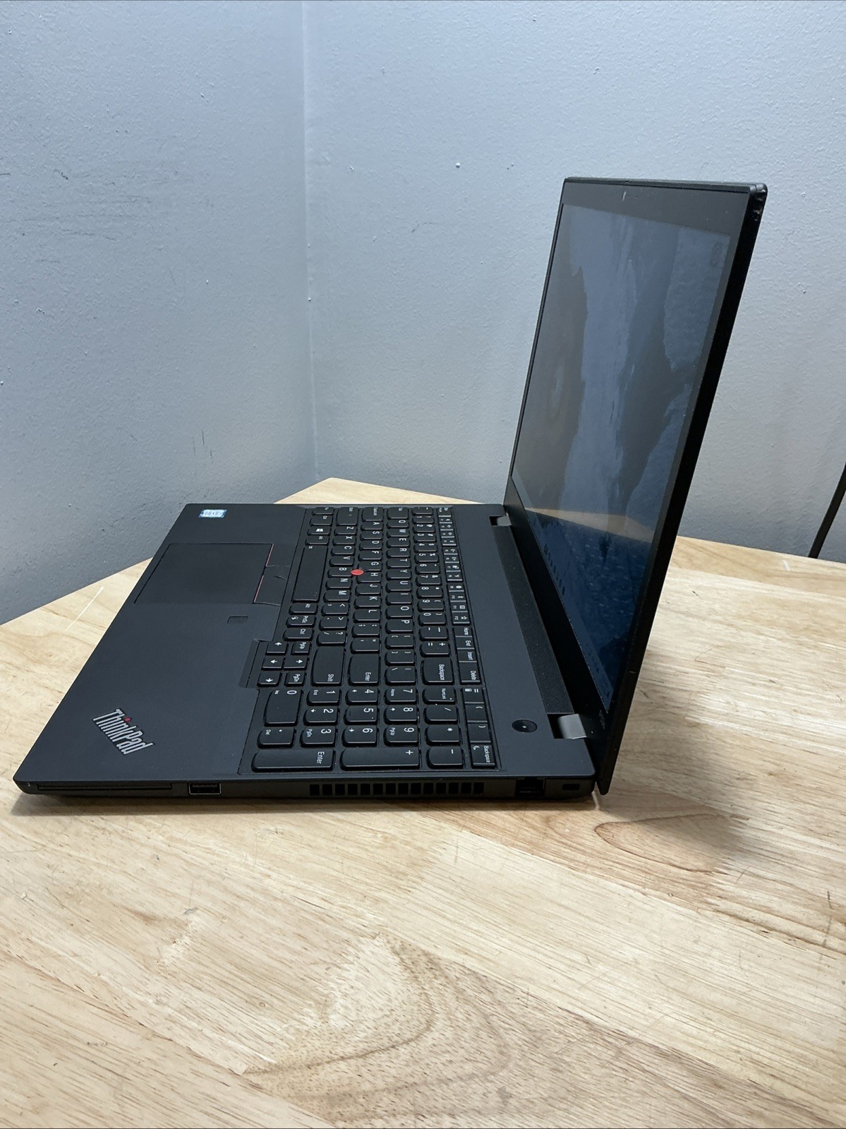 Lenovo ThinkPad P53s, 15.6-Inch Laptop, with Intel Core i7 8th Gen, 256 GB SSD (Solid State Drive), Windows 11 Pro