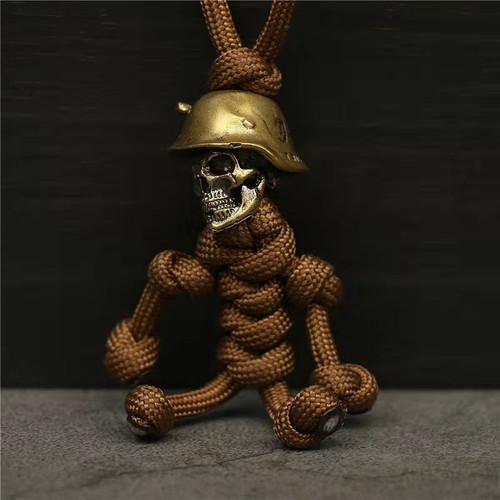 Para hombres 1 pieza Cuchillo de latón Calavera Cabeza Cordón Cuentas Llavero Coche Motociclista Casco Colgante - Imagen 10 de 12