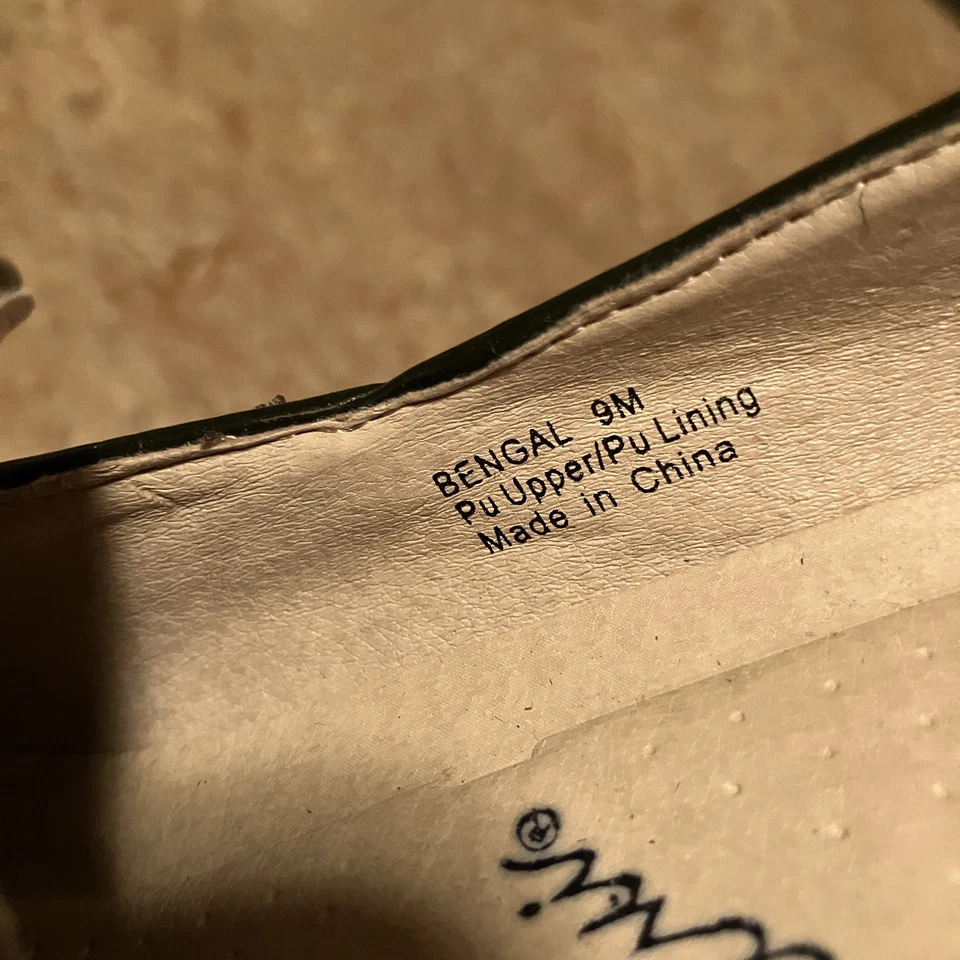 Vestido feminino Bellini marrom camurça e patente tamanho 9. Usado. - Imagem 3 de 4