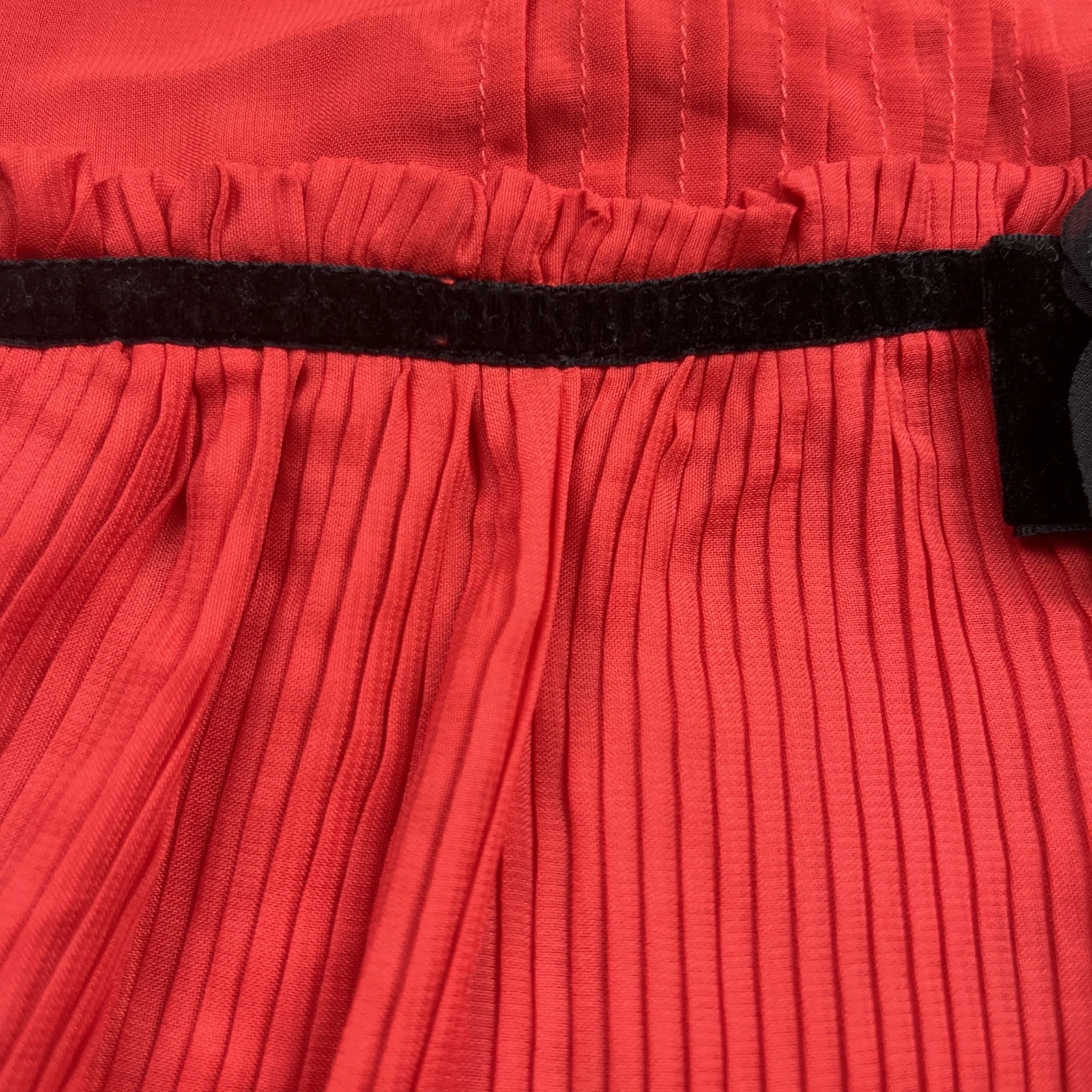 Abito plissettato rosso Kate Spade nuovo con accenti neri 2T 24 mesi bambino bambino