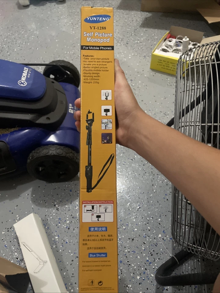 Yunteng Length 47” Portable Aluminium Bluetooth Remote Selfie Stick and Tripod - Image 2 of 4