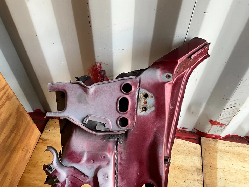 VERMELHO 1989-1992 TOYOTA SUPRA LADO INFERIOR ESQUERDO DO PAINEL DO CORPO CORTADO FABRICANTE DE EQUIPAMENTO ORIGINAL - Imagem 2 de 4