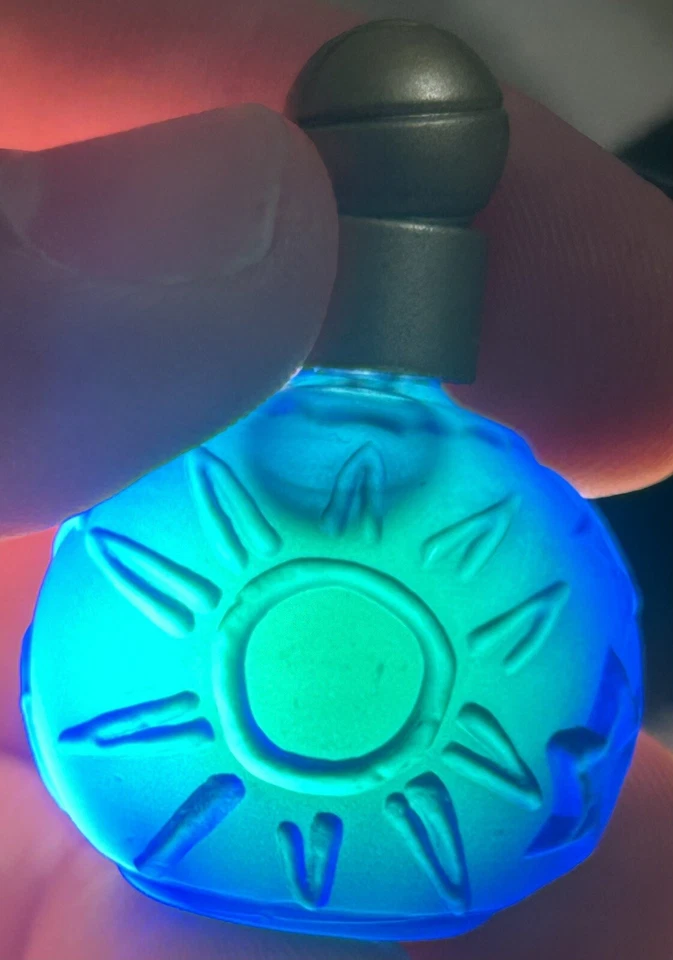 Antigo Sun Moon Stars Karl Lagerfeld Perfume Puro 0,12 fl oz 3,7 ml Mini Completo - Imagem 2 de 4