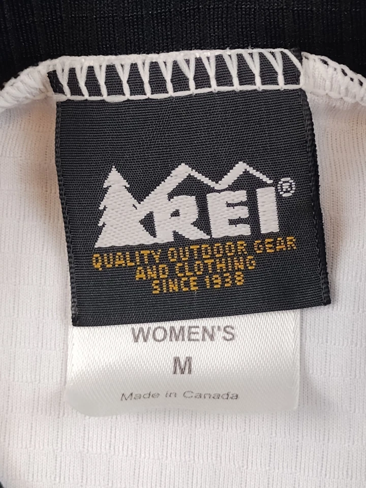 Camisa REI Atlética Mujer Mediana Blanca Sin Mangas Bolsillos Traseros 3/4 Cremallera Frontal Foto 3 de 4