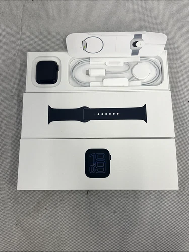 Apple Watch SE 3 40mm GPS Midnight Aluminum Case Sport Band S/M MEH94LW/A
