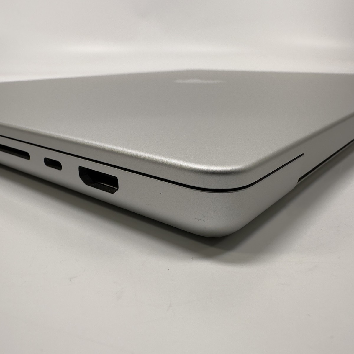 Apple 2021 16