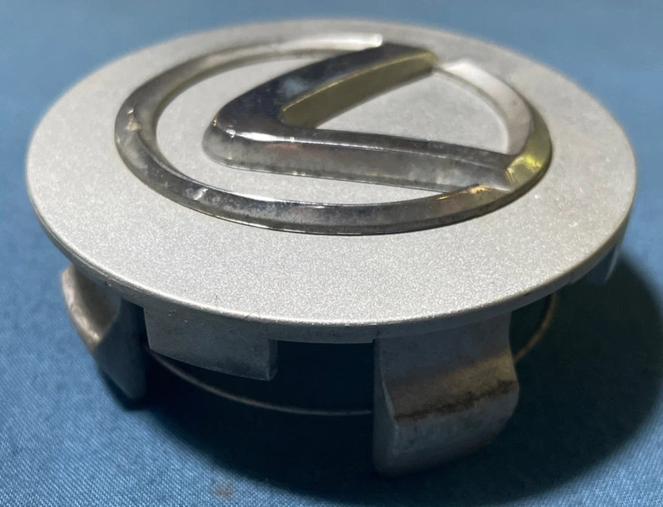 LEXUS IS250 IS350 LS430 RX350 SC430 ES350 GS300 HS250h LS460 LS60 TAPA CENTRAL OEM Foto 2 de 4