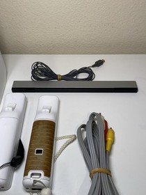 Nintendo Wii Console RVL-001 Bundle 2 Controllers & 1 Game TESTED WORKS!
