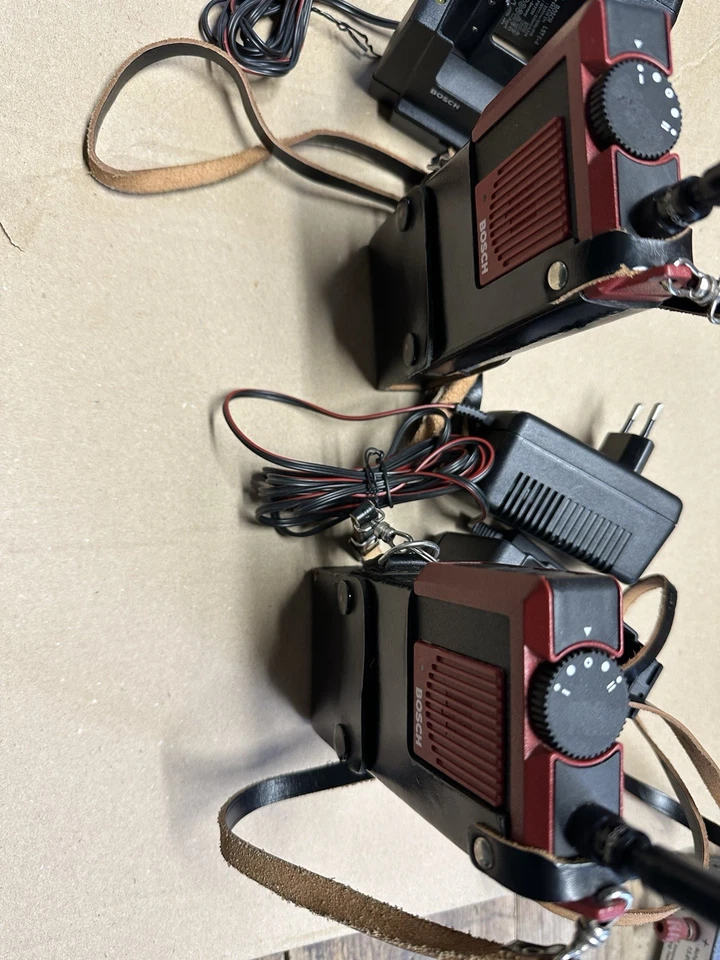 2x Bosch HFE 165 Profi Handfunkgeräte  Akku, Ladegerät und Tasche - Bild 2 von 2