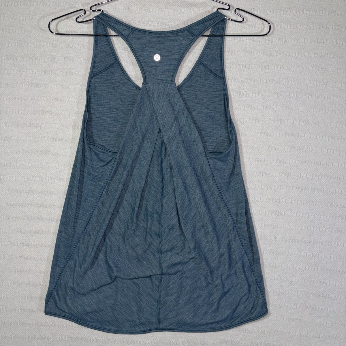 Lululemon Tank Top Womens 6 Green Scoop Neck Racerback Yoga Gym Workout View 3