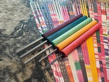 Paper Bead Roller – Set of 5 rollers with 60 paper strips.