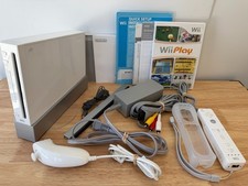 Nintendo Wii Console RVL-001 White w/ Controller, Nunchuck, Power, AV - TESTED