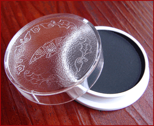 Japonlar ın &ccedil;ok tuhaf g&uuml;zellik geleneği: Dişlerini siyaha boyayan kadınlar 8