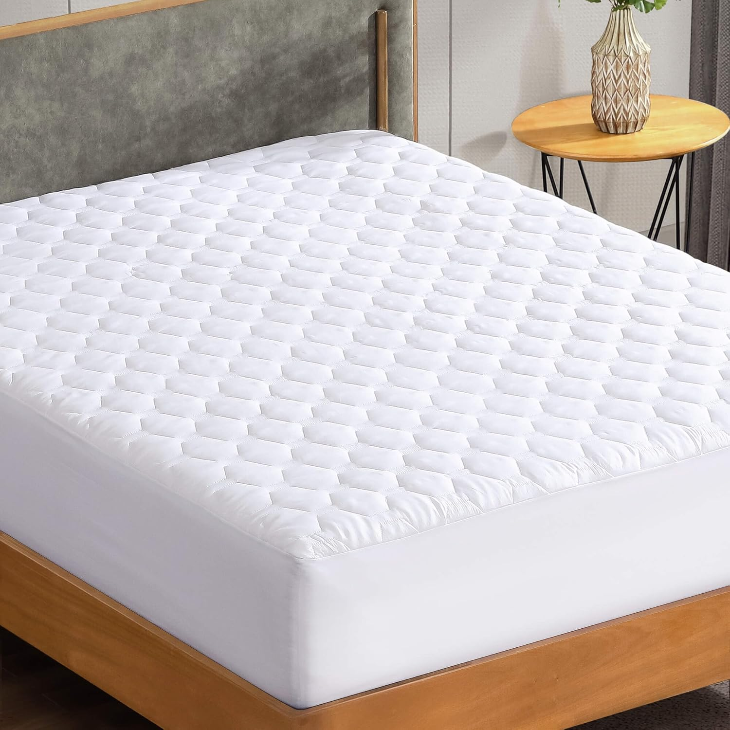 Queen Mattress Pad - Fitted, Deep Pockets Bed Protection, Hypoallerge