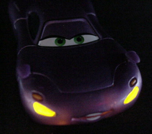 Disney Pixar Cars 2 Holley Shiftwell Abschleppwagen MATER Druckguss Fahrzeug Lichter Talk - Bild 9 von 22