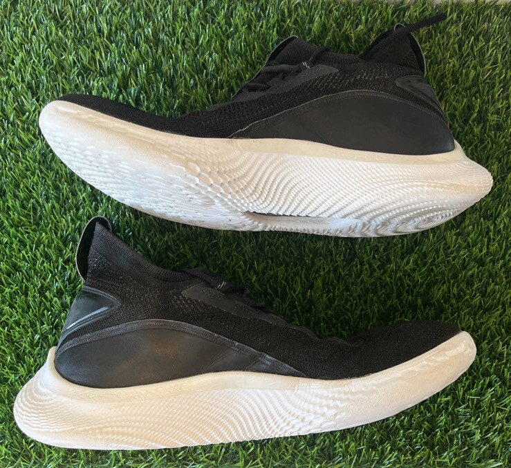 Under Armour Curry Flow 8 Black White Size 15 Sneakers 3023085-002