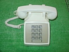 WESTERN ELECTRIC/ATT WHITE BELL SYSTEMS PUSH BUTTON DESK TOP TELEPHONE "TESTED"