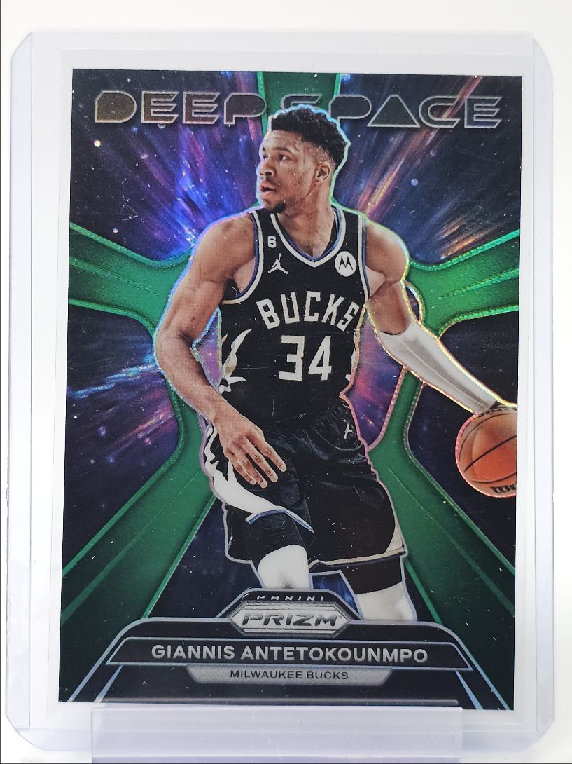GIANNIS ANTETOKOUNMPO 2023-24 PANINI PRIZM DEEP SPACE GREEN BUCKS Q3813