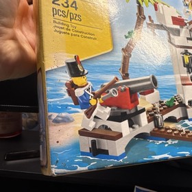 LEGO Pirates Soldiers Fort 70412 Complete Set Box Manual Minifigures 234 Pieces