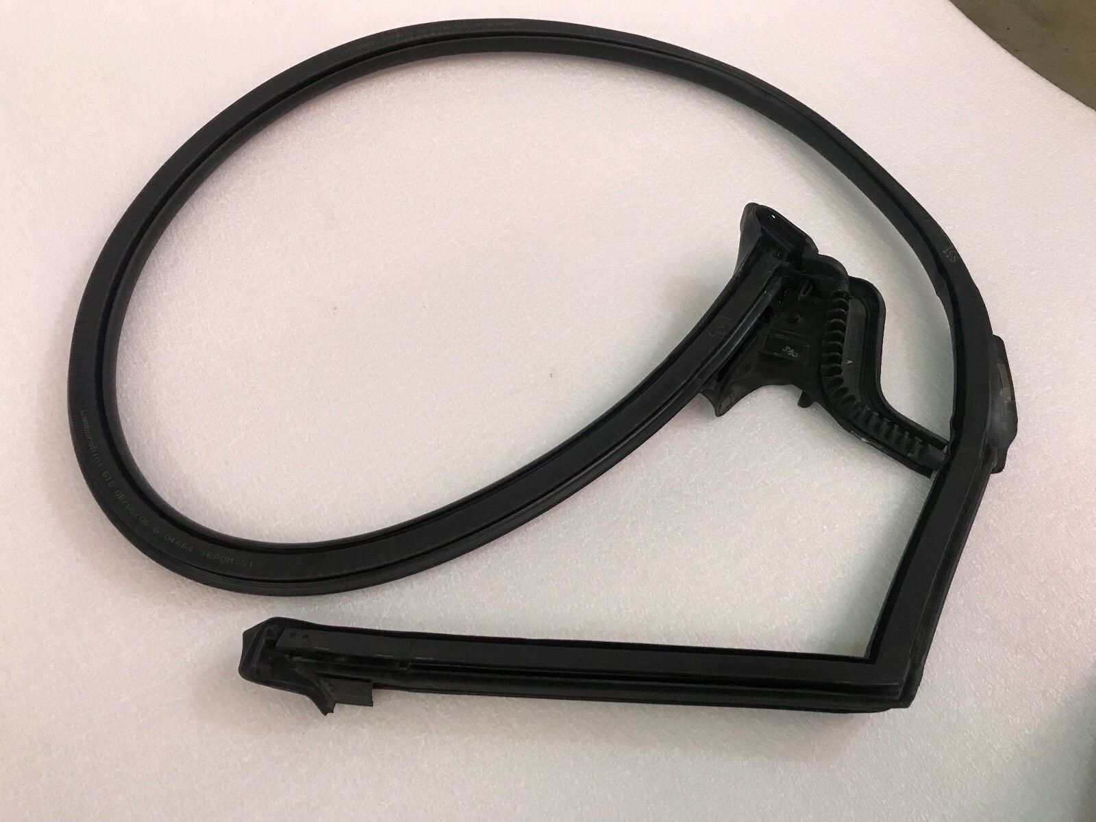 LAMBORGHINI GALLARDO SPYDER PASSENGER DOOR RUBBER GASKET SEAL OEM 407831708A