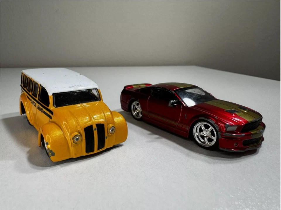 Lote de 2 Jada Toys 1/64 Diecast Cool Bus Div Cruizer 2007 Shelby GT-500 Dub City Foto 3 de 4