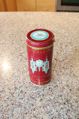VINTAGE TIN ** FORTNUM & MASONS - TRADITIONAL BISCUITS  6.5in x 3in. Excellent