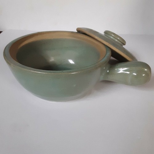 Soup Bowl With Lid And Handle 5 In Wide 3 In Tall Blue Green Pottery Made In USA - 第 1/9 張圖片