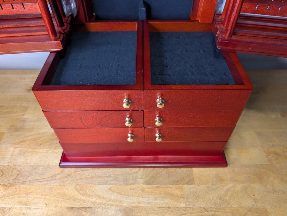 Caja organizadora de joyas Lori Greiner 5 niveles solo para tu facilidad forrada con espejo cereza Foto 3 de 4