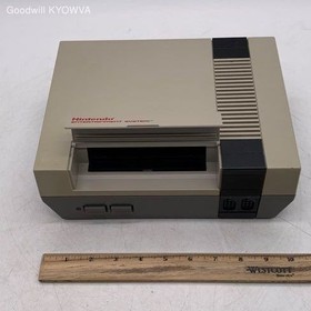 Nintendo NES Console Bundle w/ Controllers Zapper Mario Duck Hunt &ndash; Untested