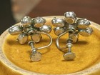 Vintage Flower Clear Rhinestone Screw Back Earrings Silvertone — photo 3