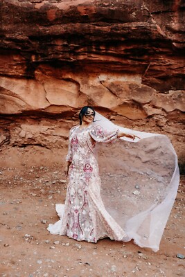 rue de seine boho wedding dress Joni Wisteria with sleeves and veil Size:IT44 | L Line Wedding Dress Featuring category:Carry-On Approved Long Cool Woman (In