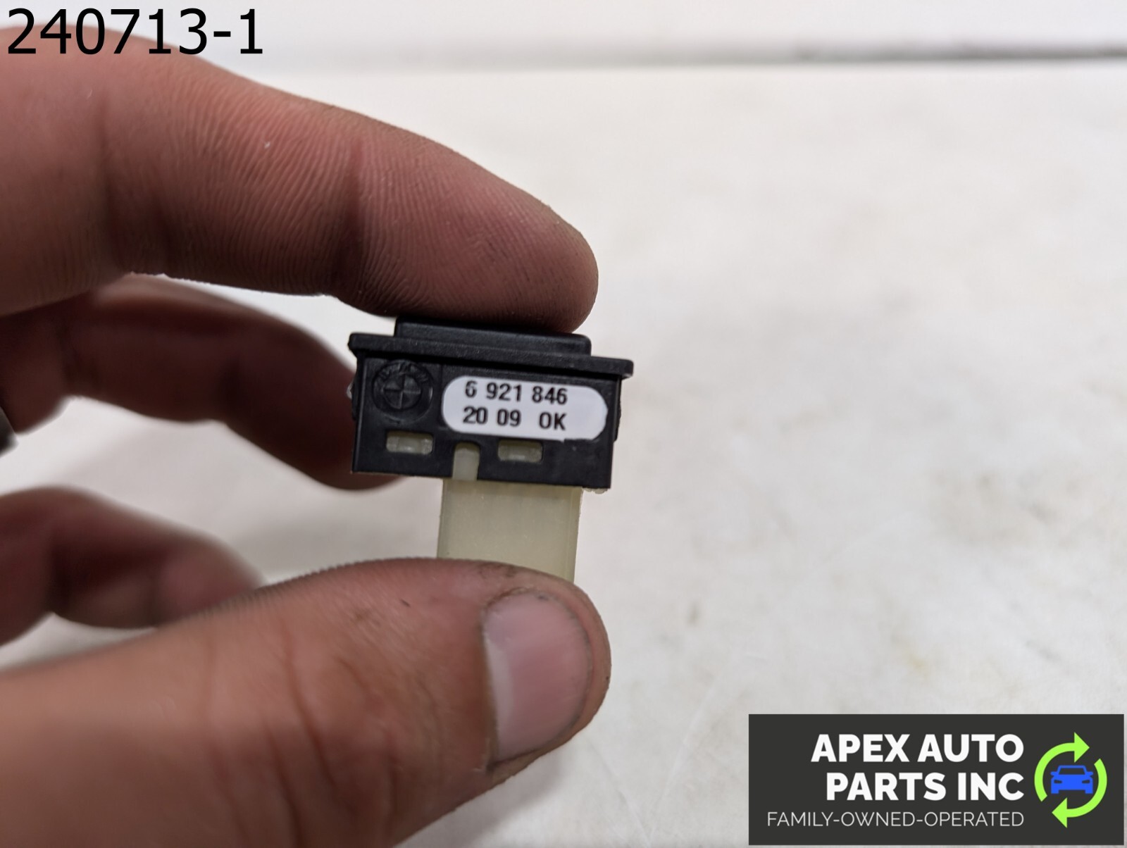 OEM 2009 BMW 328i 3L Trunk Release Unlock Switch Button 6921846