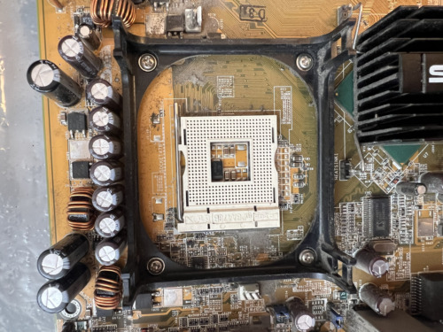 Placa madre ASUS P4C800 socket 478 intel 875P + escudo de E/S - Totalmente probada - Imagen 3 de 6