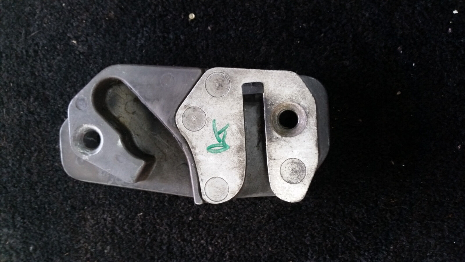 65 - 80 ROLLS ROYCE SILVER SHADOW RIGHT DOOR front rear latch UB19262 STRIKER...