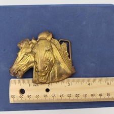 2 Horse detailed belt buckle