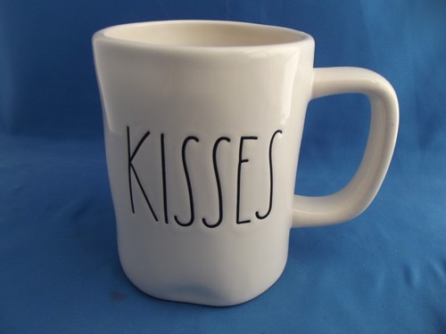 Rae Dunn HUGS AND KISSES Set of Valentine’s Day Coffee/ Tea Mugs - Picture 5 of 7