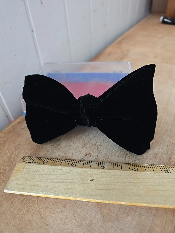 "Pajarita de terciopelo negro ormond de colección 4,5"" de ancho MCM clip mariposa resistente al óxido" Foto 2 de 4