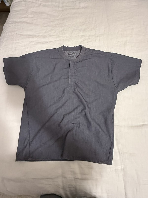 Figs Men's Grey Scrub Top Uniform Size M