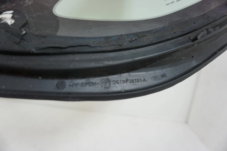 FORD FUSION 2013-2020 CRISTAL VENTANA CUARTO TRASERO DERECHO OEM DS73F29701A Foto 4 de 4