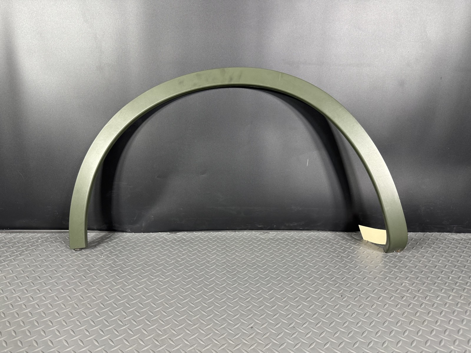 2017 Maserati Levante Rear Right Fender Flare Wheel Arch Trim OEM – Green – Used