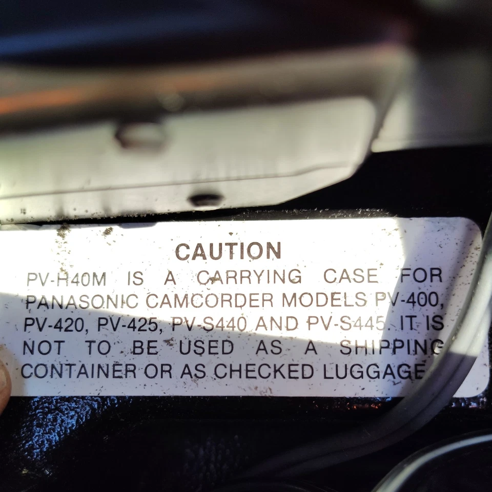 VHS Camcorder GE CG-9815 With Hard Side Case and Accessories TESTED WORKS - Image 4 of 4