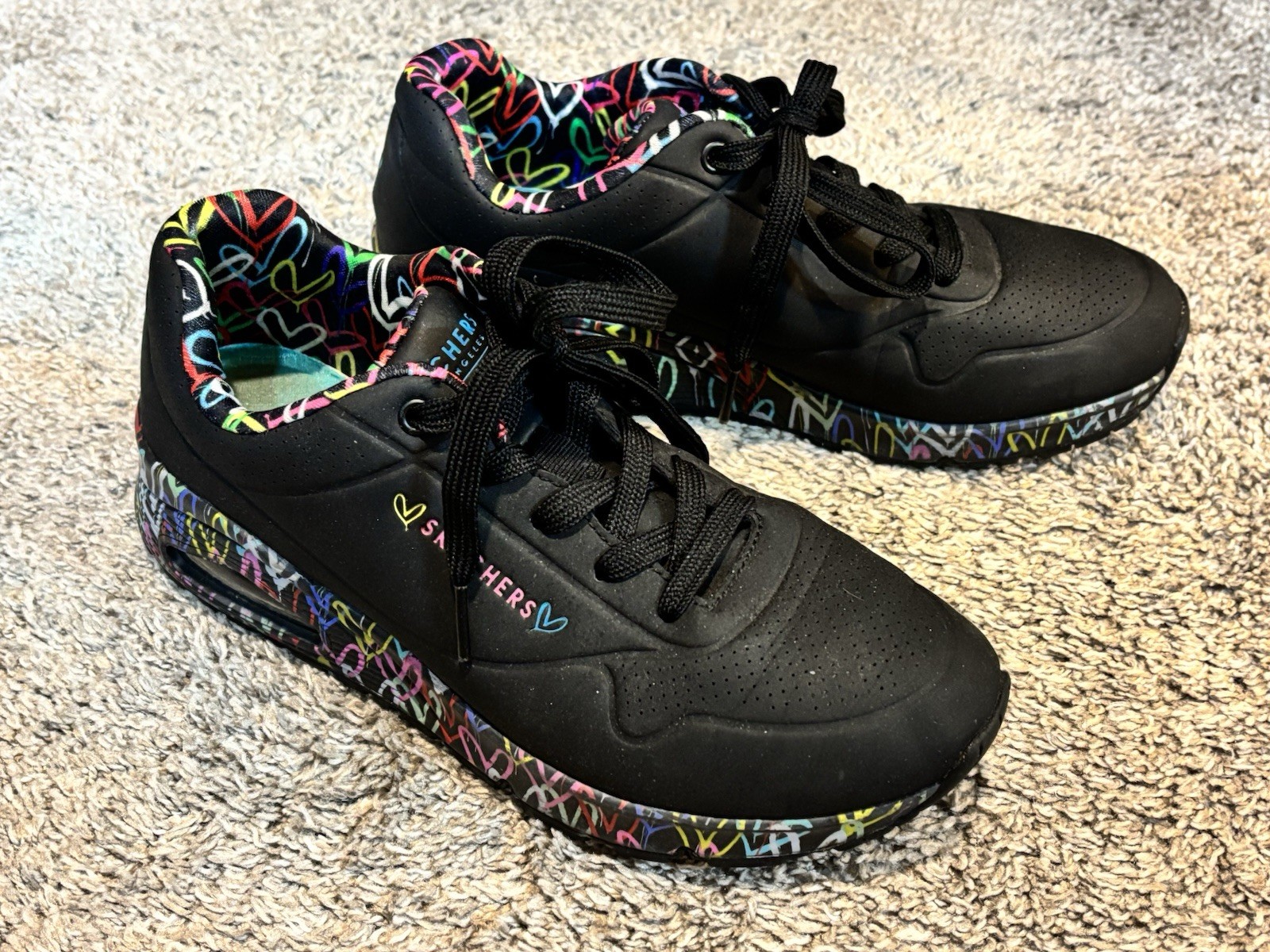 Skechers Uno Loving Sneakers in Size 8 for Women