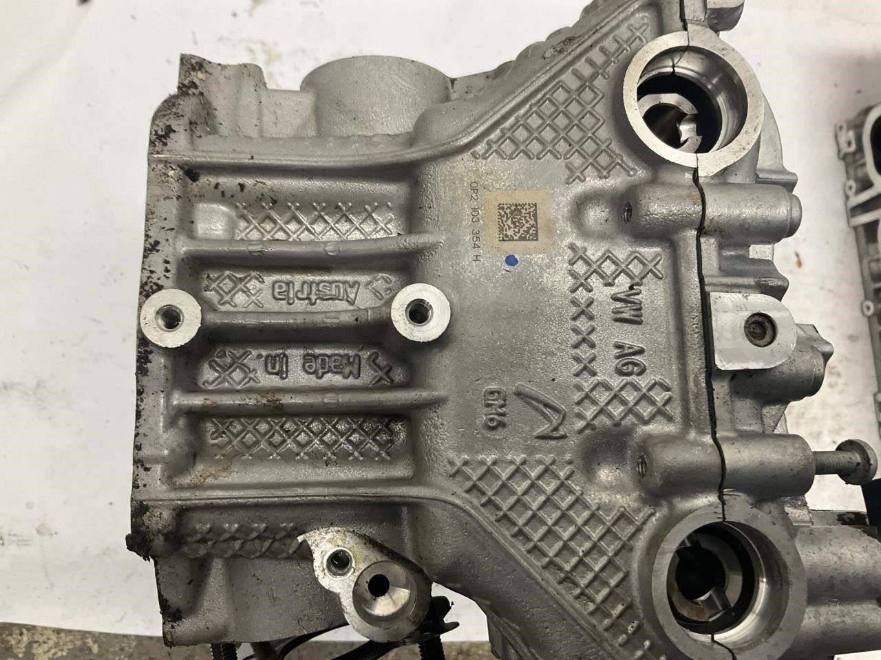 21-26 Bentley Bentayga 4.0L Twin Turbo Engine Right Cylinder Head P