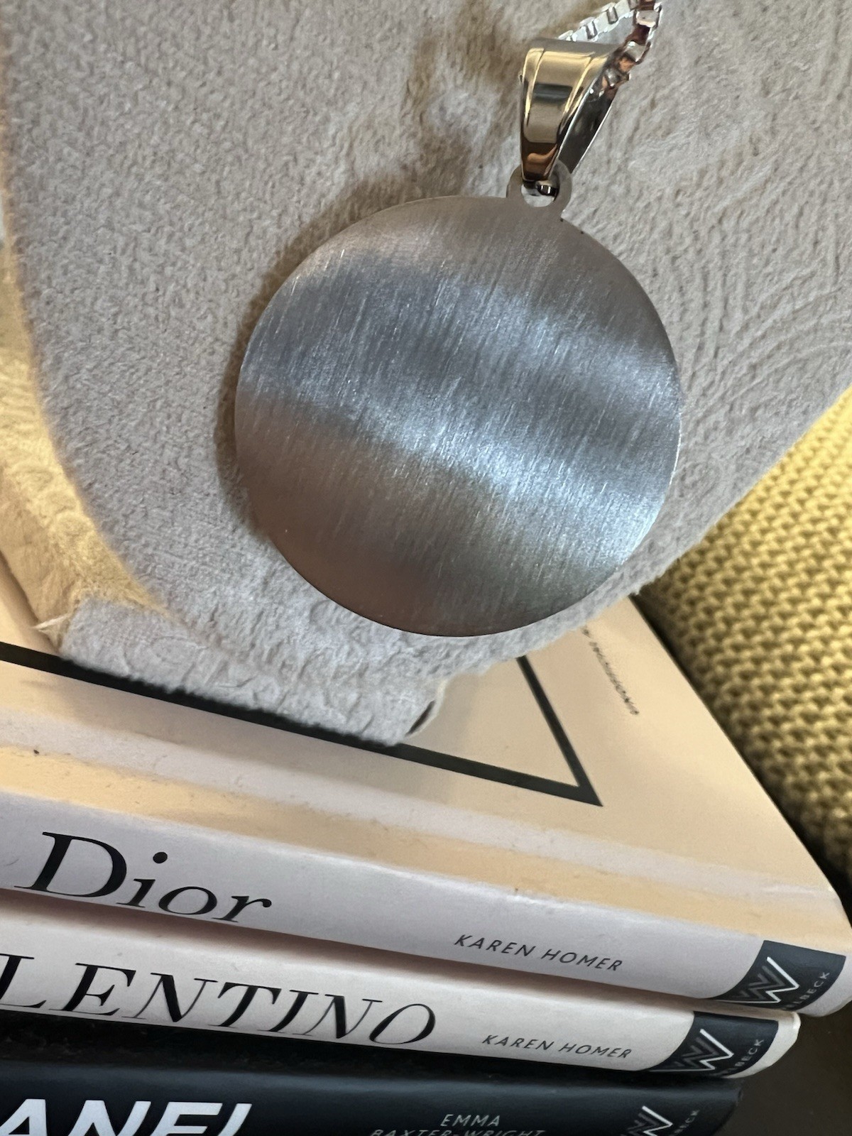 Versace Medusa Medallion Pendant Necklace Silver Tone Pre-Owned thumbnail 5