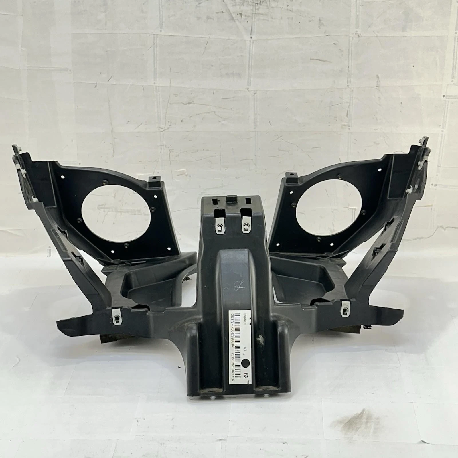 2016 CAN-AM SPYDER RT FRONT COWL DASH FAIRING CONSOLE SUPPORT BRACKET STOCK