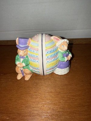 Fitz & Floyd OCI 1995 Happy Easter Eggs Salt & Pepper w/Mr.& Ms.Rabbit