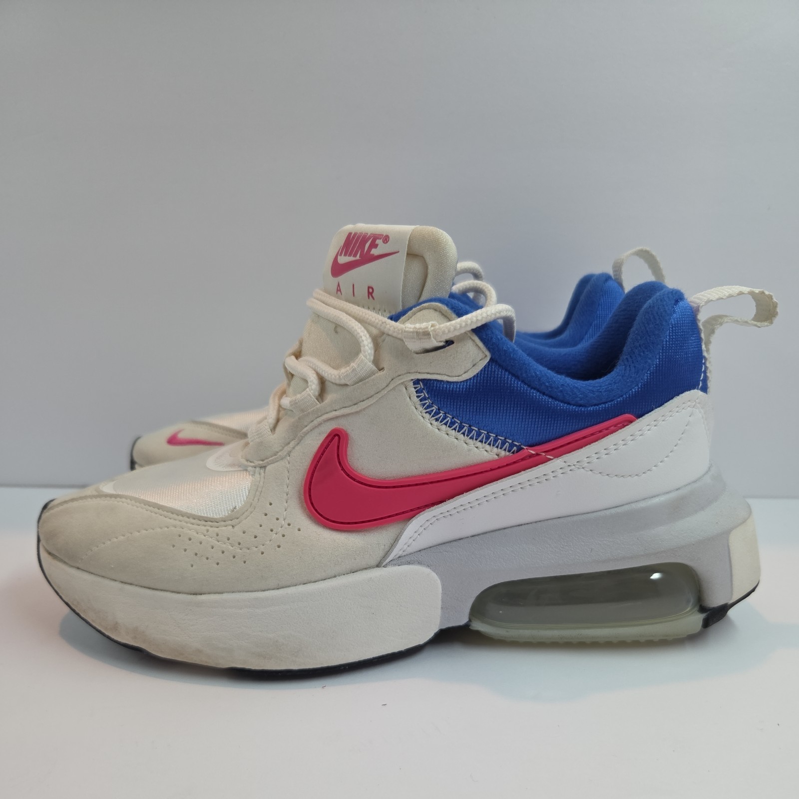 Nike Air Max Verona Womens Summit White Sneakers Shoewear Casual Size 5.5 thumbnail 2