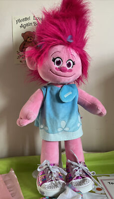 BAB Please Love Me Again Bär   Troll Puppe mit Kleid, Höschen Sketchers/PJs
