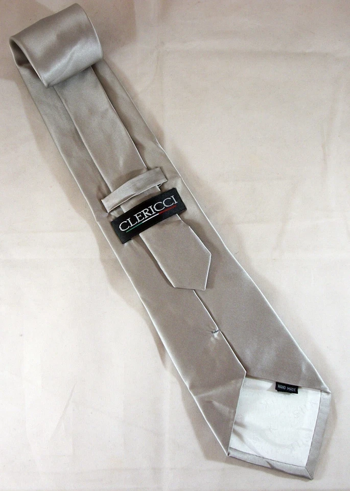 Clericci Solid Silver Silk Neck Tie with Pocket Square 57" Long x 3.75" W (E475) - Image 3 of 4