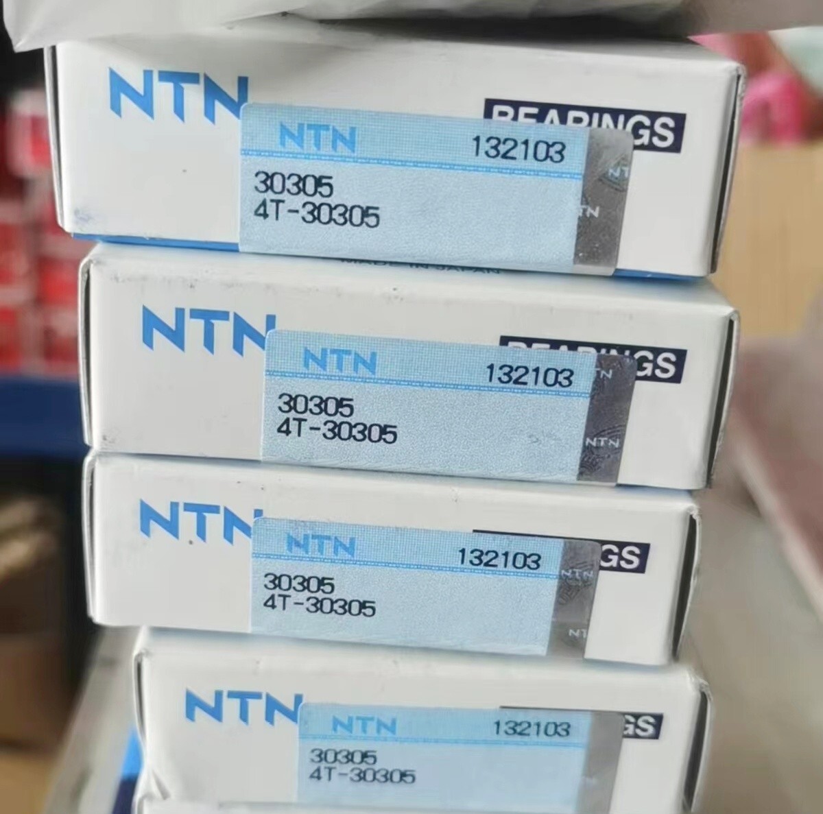 NEW NTN 30305 tapered roller bearing 1PCS #NN